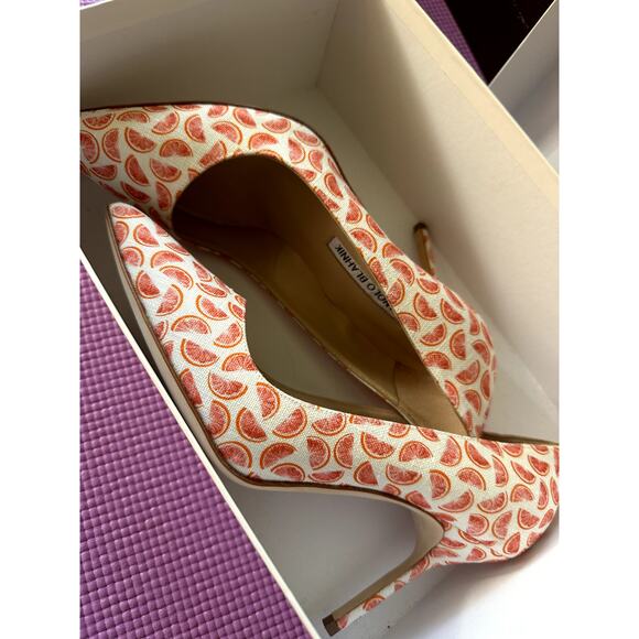 $745 Manolo Blahnik Pumps Size 37 EU 7 US NEW White Orange Linen Grapefruit - Picture 11 of 12